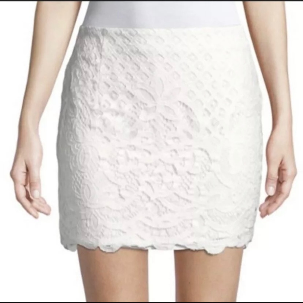 Free People Dreamy Day White Lace Lined Mini Skirt Size 2